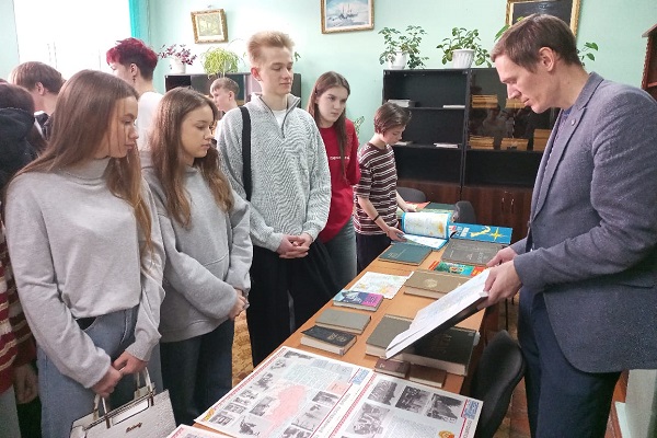 Представители Центра истории и культуры – участники лектория «Картография прошлого и настоящего: история атласов»