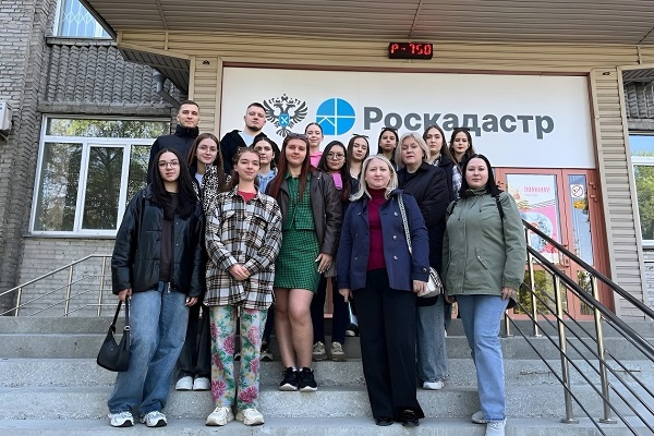 Экскурсия студентов СГУГиТ по нивелирным и геодезическим пунктам города Новосибирска (совместно с НГОНБ), с посещением музея филиала ППК «Роскадастр» «ПО Инжгеодезия»