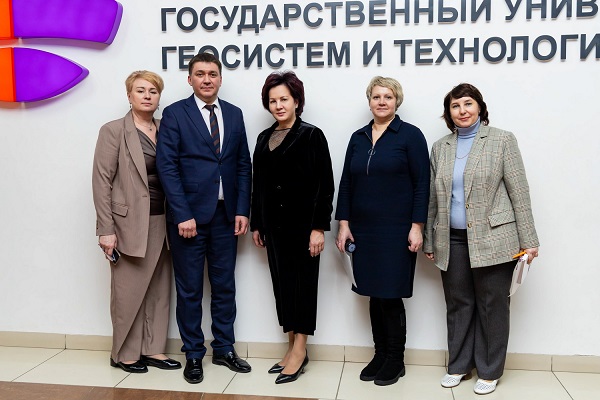 СГУГиТ и Новосибирский колледж электроники и вычислительной техники заключили стратегический договор о сотрудничестве