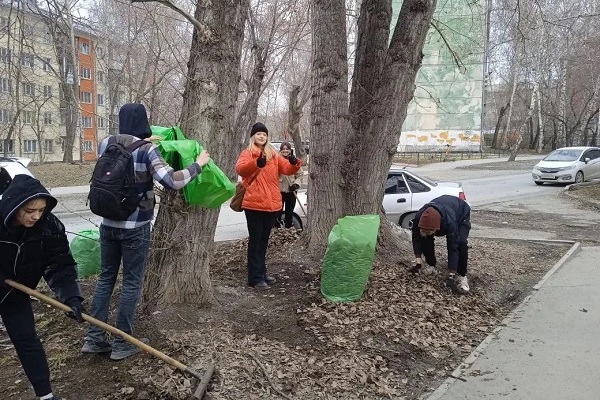 Студенты СГУГиТ вышли на общегородской субботник