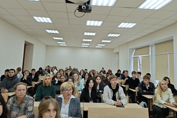 В СГУГиТ прошла встреча первокурсников с представителем Минприроды Новосибирской области