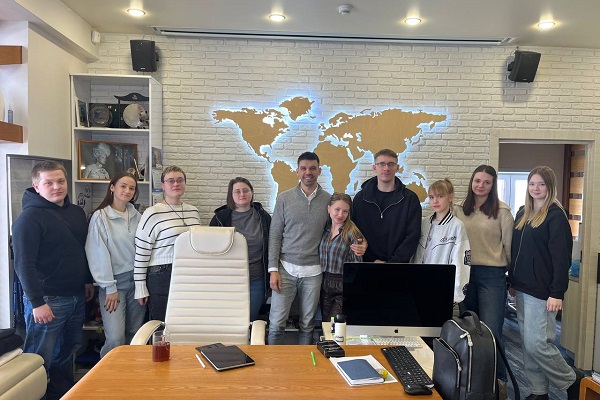 Студенты СГУГиТ посетили девелоперскую компанию «Отелит»