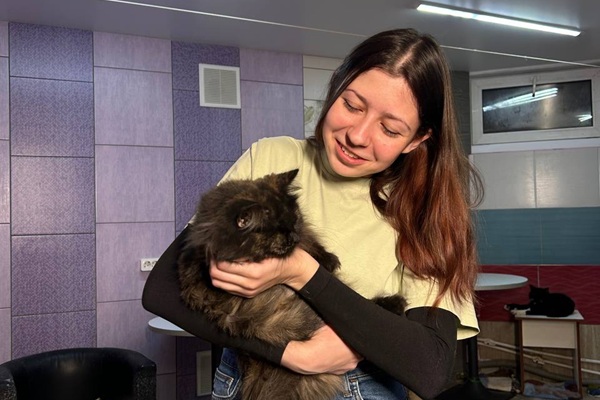 Представители СГУГиТ подарили «Шанс»: как медийщики университета помогают бездомным животным