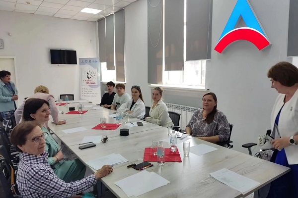 Студенты-экологи СГУГиТ приняли участие в круглом столе в ресурсном центре Ленинского района