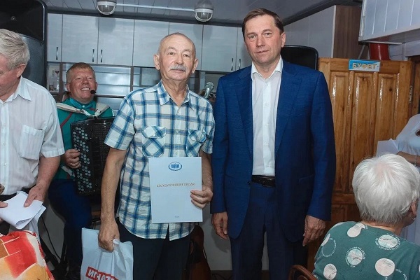 Ветеранам – представителям СГУГиТ вручены благодарственные письма депутата Государственной Думы В. А. Игнатова