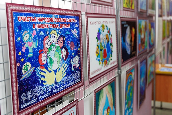 В СГУГиТ открылась выставка социально значимых плакатов