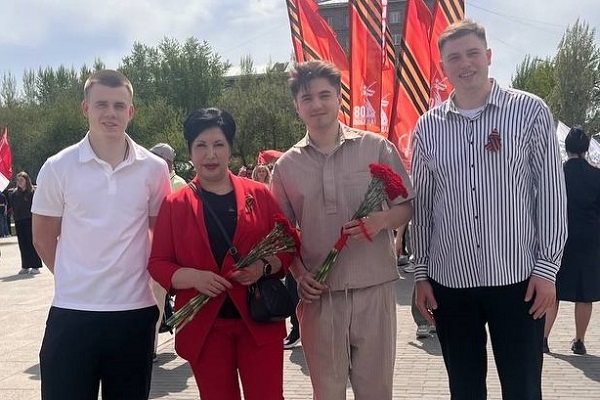 Представители СГУГиТ почтили память героев Великой Отечественной войны на митинге в честь 80-летия Победы