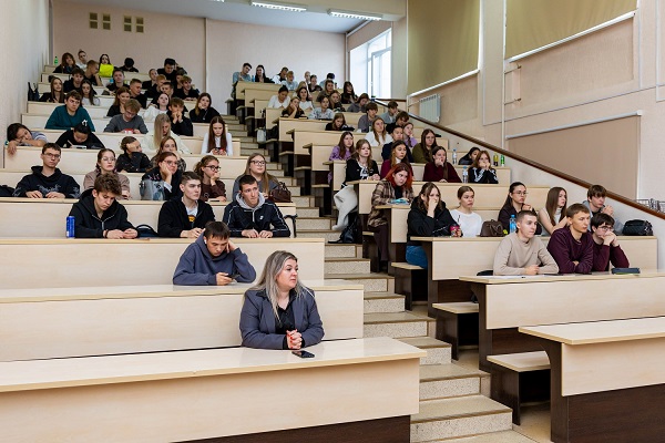 В СГУГиТ прошла лекция «Кому нужна моя кровь»