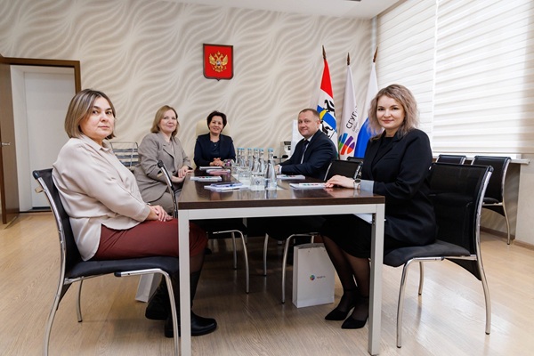 Визит ректора СПбГАУ в СГУГиТ: новый этап сотрудничества в сфере технологий и науки