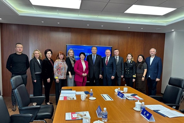 Делегация СГУГиТ представляет Новосибирскую область на крупнейшей образовательной выставке в Пекине Делегация СГУГиТ представляет Новосибирскую область на крупнейшей образовательной выставке в Пекине