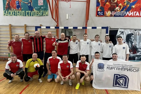 Преподаватели и сотрудники СГУГиТ приняли участие в спортивных соревнованиях